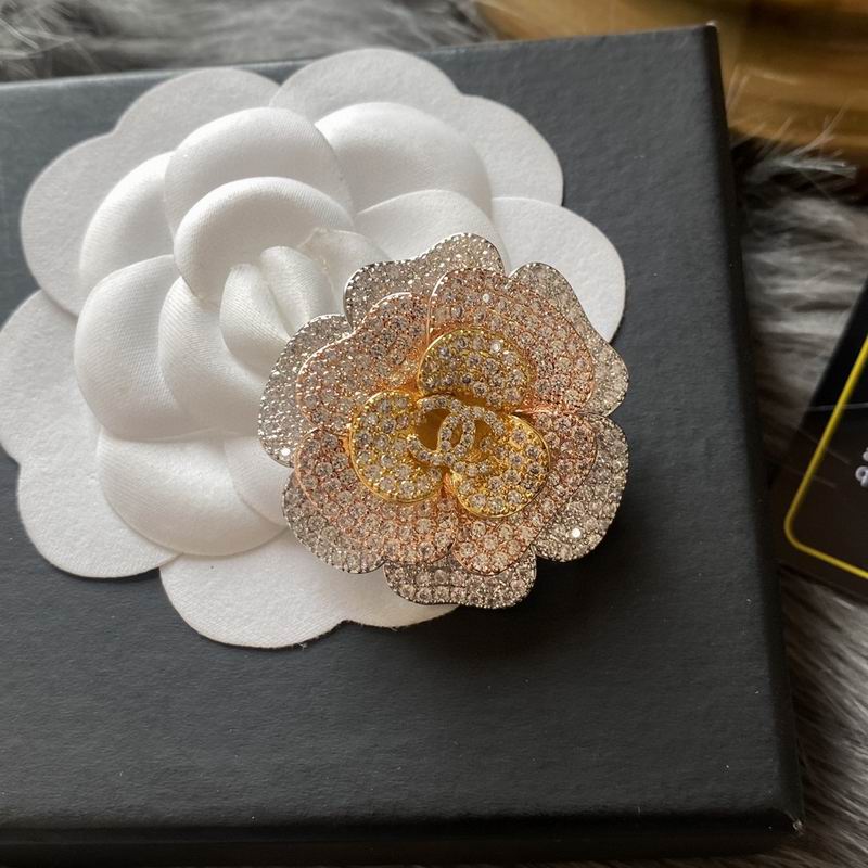 Chanel Brooch 02yxs07